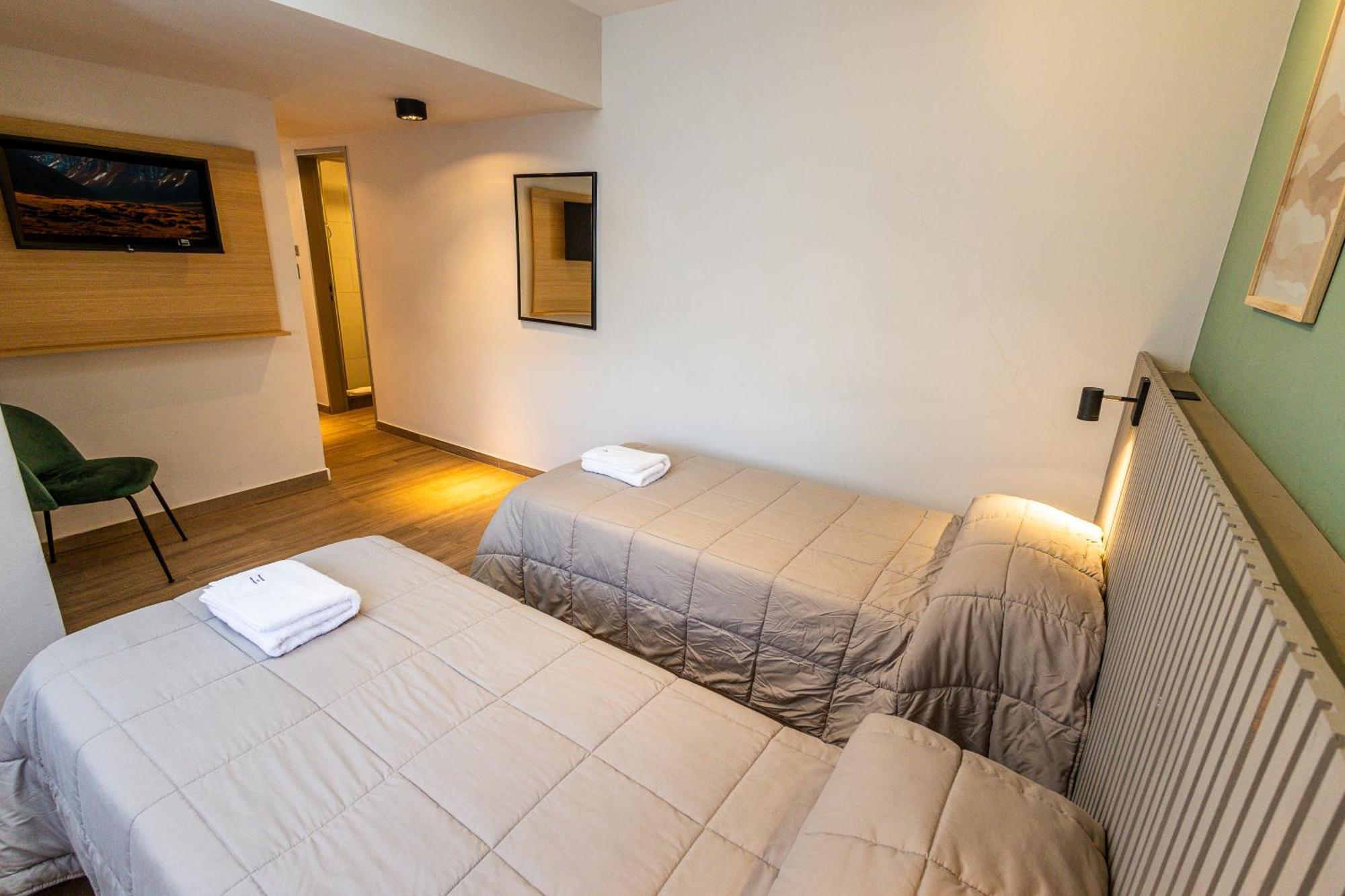 M383 Hotel Bariloche Bagian luar foto
